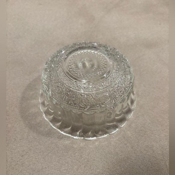 Vintage depression glass bowl​​​​​​ - Picture 2 of 6